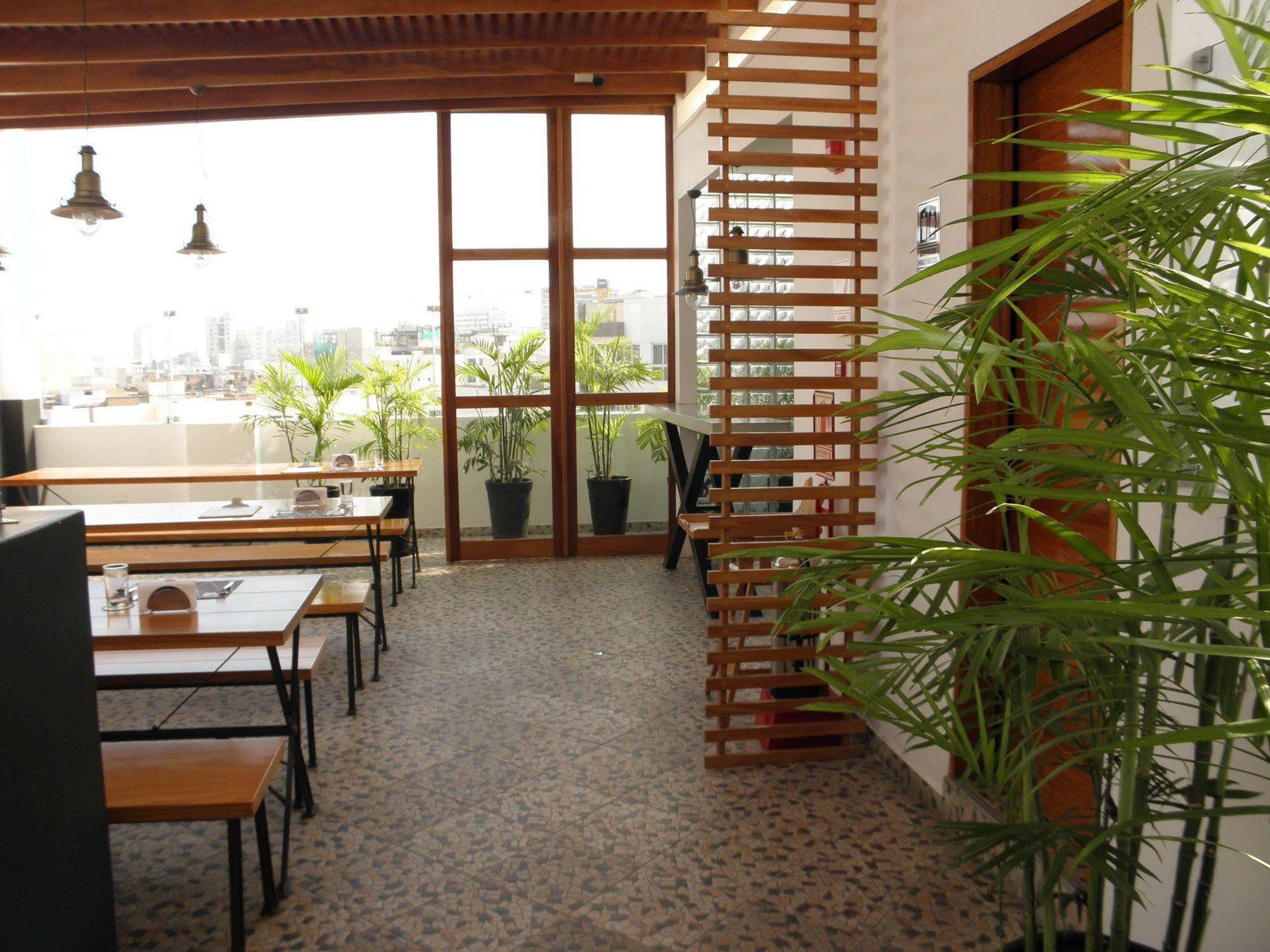 The Point Miraflores, Lima Bagian luar foto